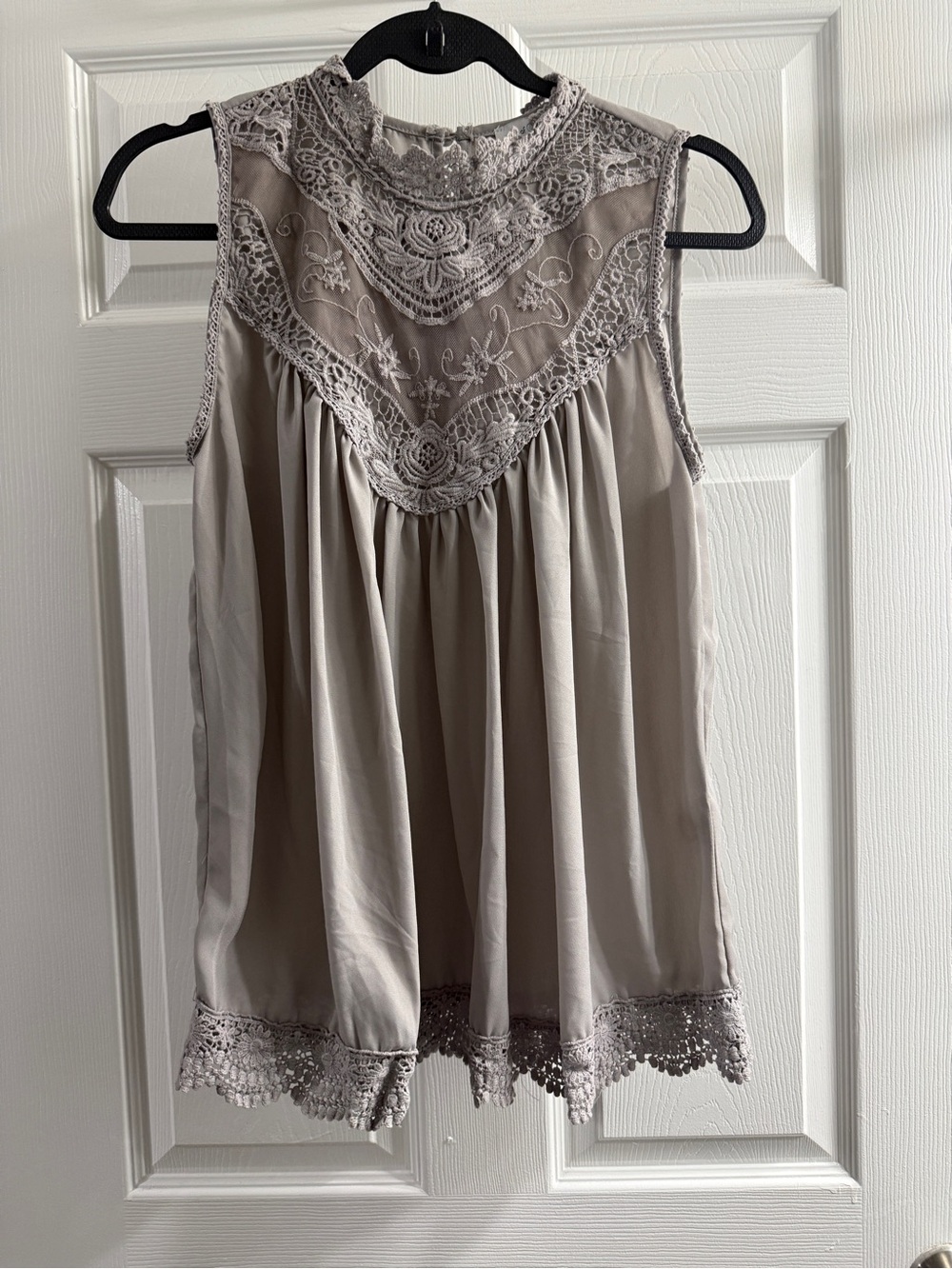 Sleeveless Lace Yoke Blouse in Taupe Gray